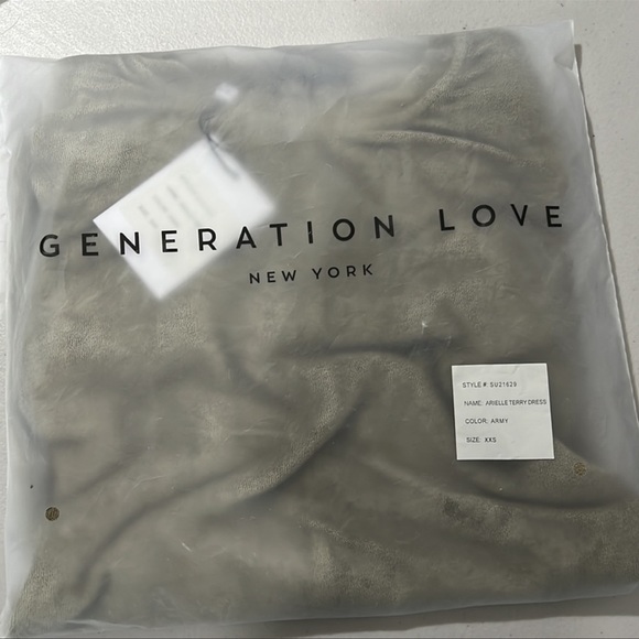 🆕Generation Love Arielle Terry Dress Color
Army Green Ruched Sleeve New NWT - Picture 3 of 15